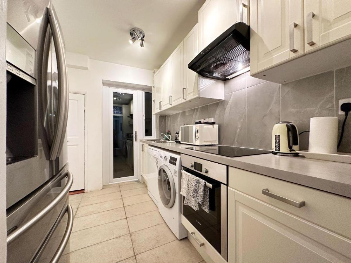 Charming 3-Bedroom Family Home London Ngoại thất bức ảnh
